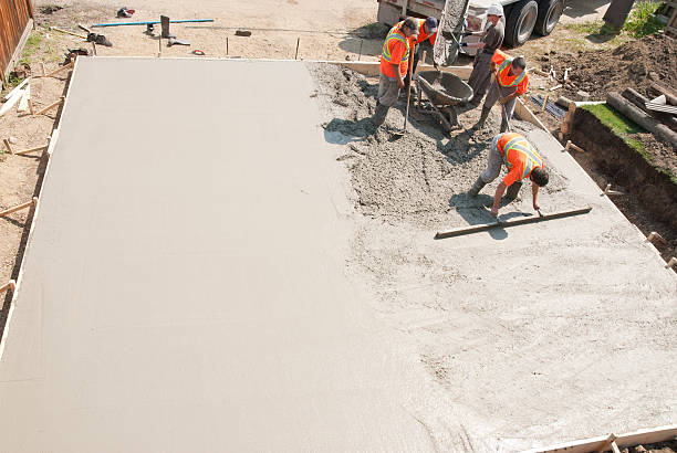 Best Concrete Walkway Installation  in Bedford, OH